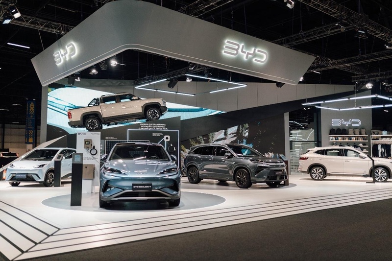BYD bate recorde histórico de vendas durante mês de sua estreia no Salão do Automóvel de SP
